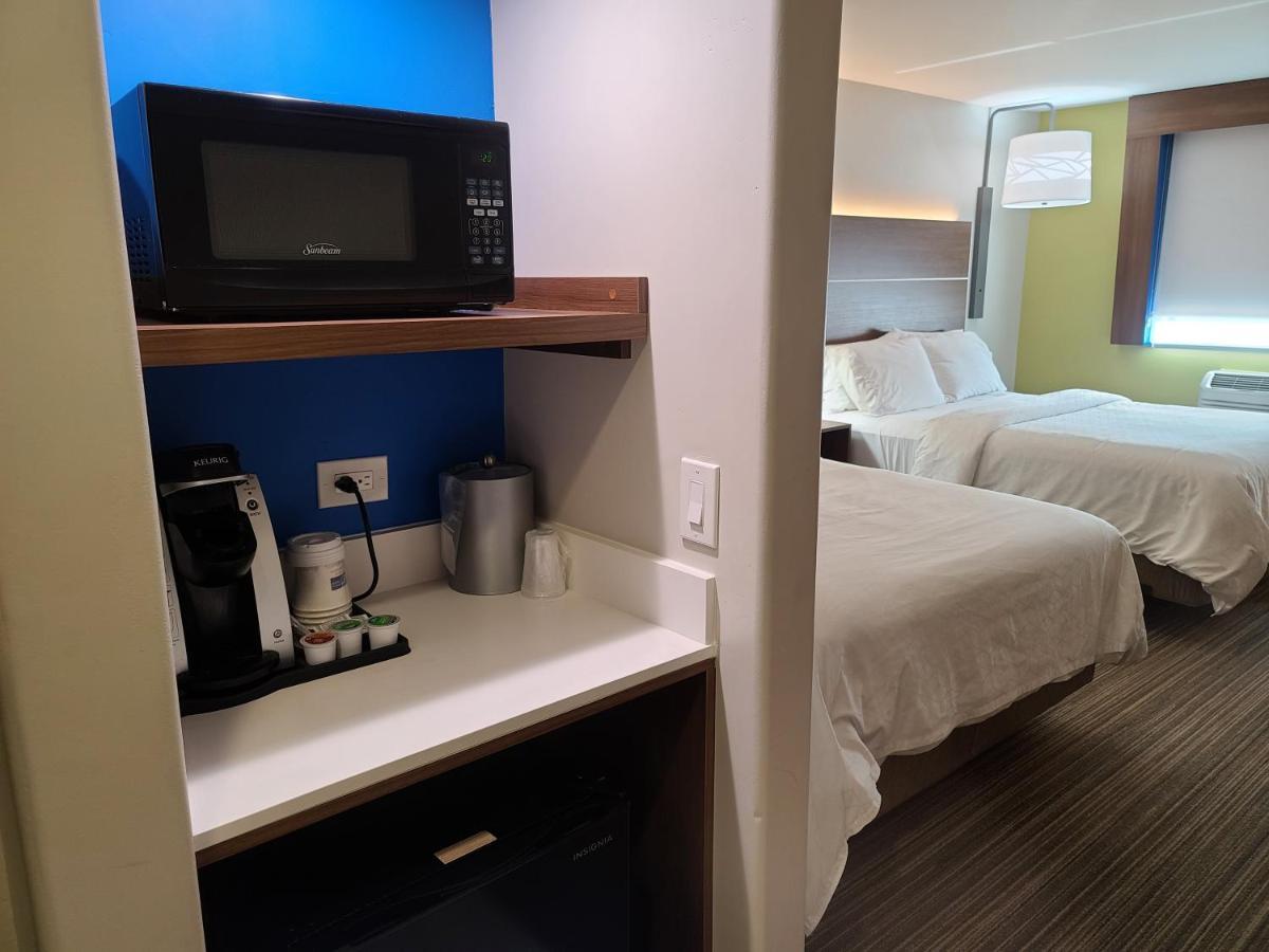 Holiday Inn Express Hotel & Suites Woodland Hills By Ihg Los Angeles Exterior foto