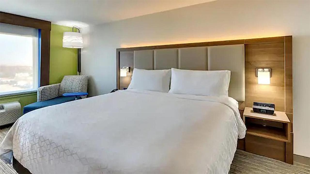 Holiday Inn Express Hotel & Suites Woodland Hills By Ihg Los Angeles Exterior foto