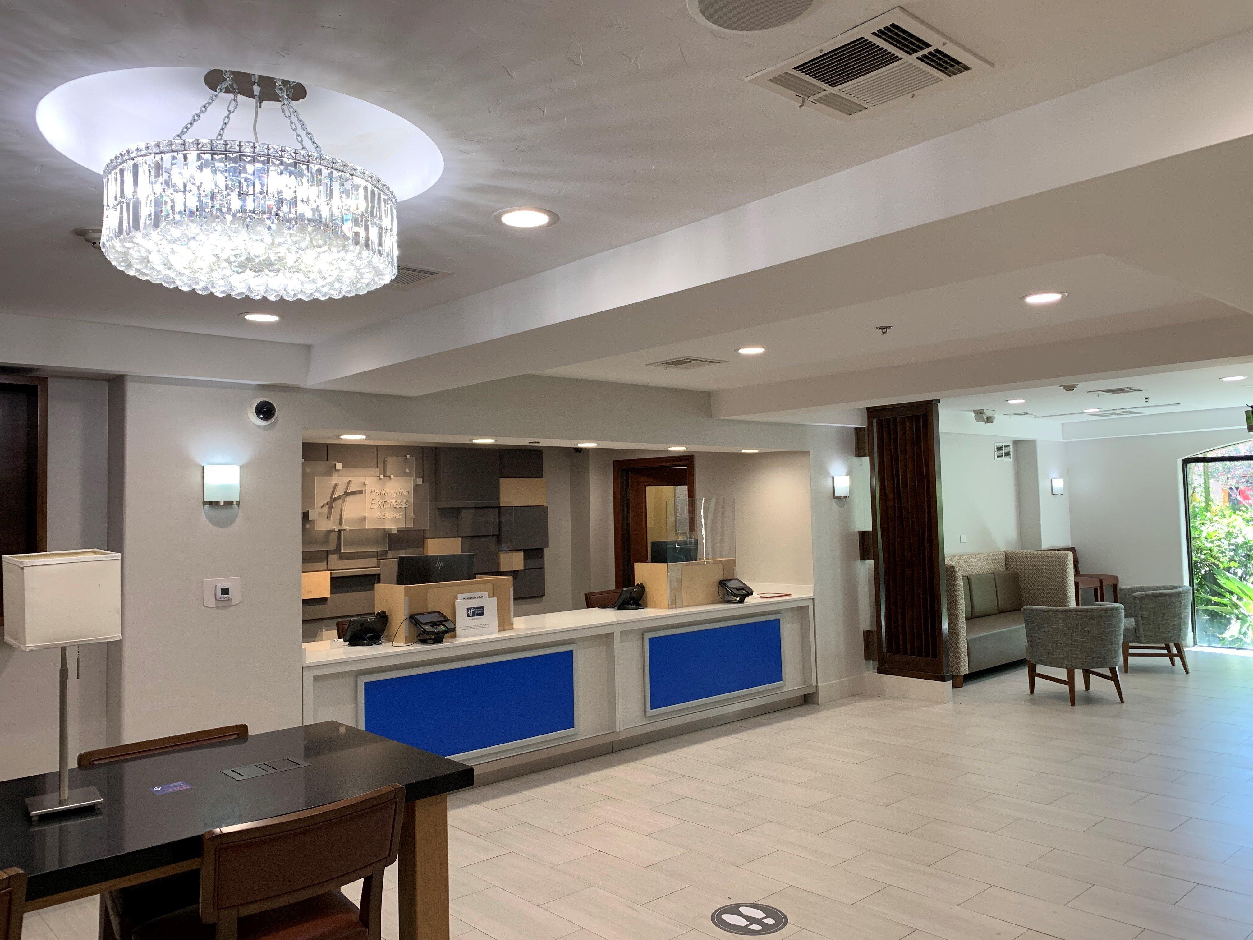 Holiday Inn Express Hotel & Suites Woodland Hills By Ihg Los Angeles Exterior foto