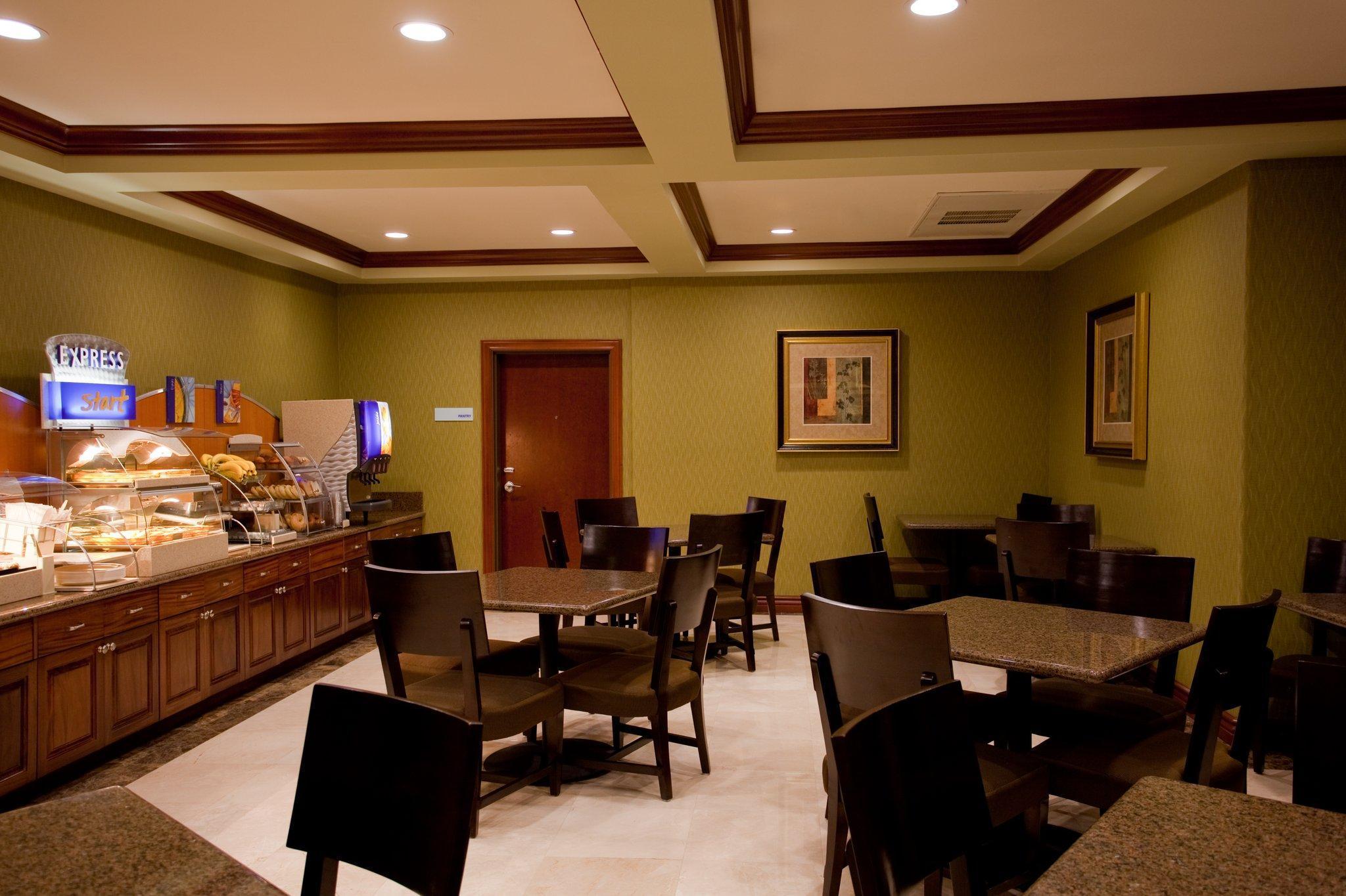Holiday Inn Express Hotel & Suites Woodland Hills By Ihg Los Angeles Exterior foto