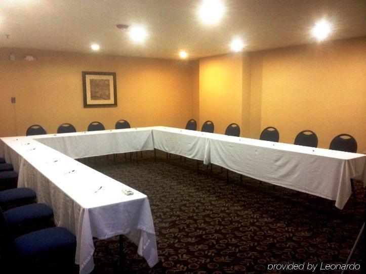 Holiday Inn Express Hotel & Suites Woodland Hills By Ihg Los Angeles Exterior foto