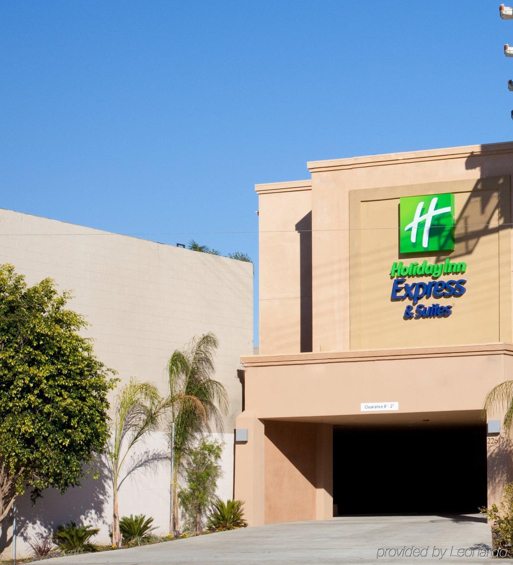 Holiday Inn Express Hotel & Suites Woodland Hills By Ihg Los Angeles Exterior foto