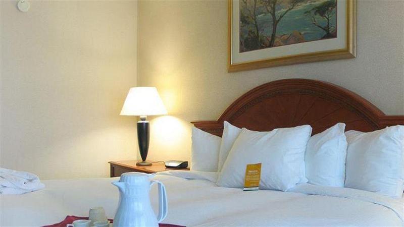 Holiday Inn Express Hotel & Suites Woodland Hills By Ihg Los Angeles Exterior foto