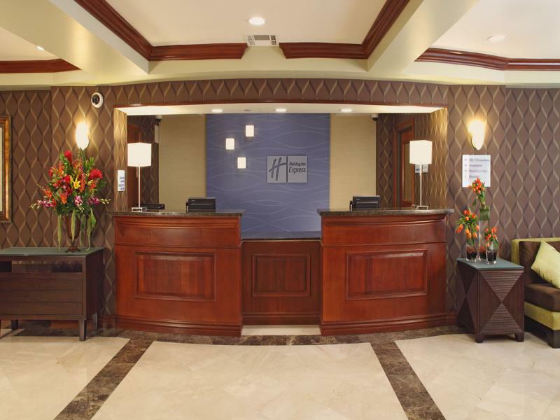 Holiday Inn Express Hotel & Suites Woodland Hills By Ihg Los Angeles Exterior foto
